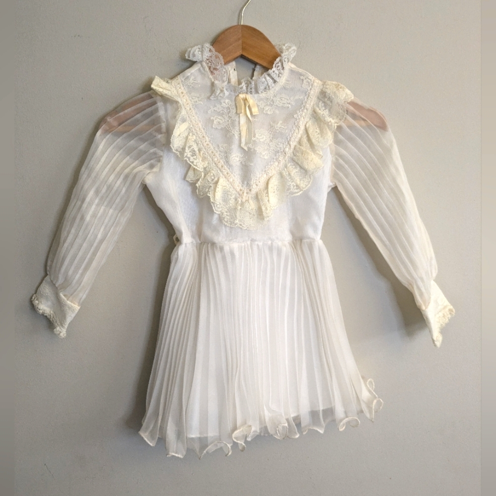 Vintage Merry Girl Formal White Dress Size 6